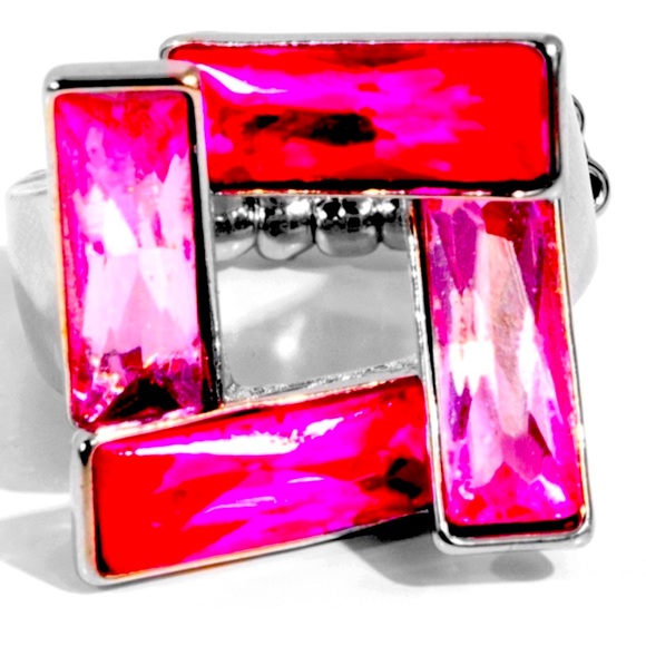 Paparazzi Jewelry - 🔥🩷🔥 “SINUOUS SQUARE” PINK RING ~ PAPARAZZI❗️SO UNUSUAL❗️🔥🩷🔥